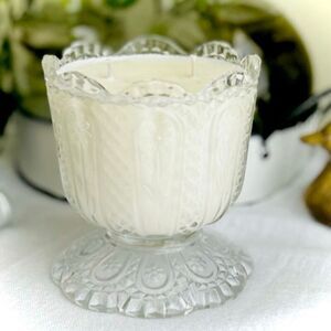 Fostoria for Avon Daisy & Diamond Footed Calla Lily Hand Poured Soy Candle